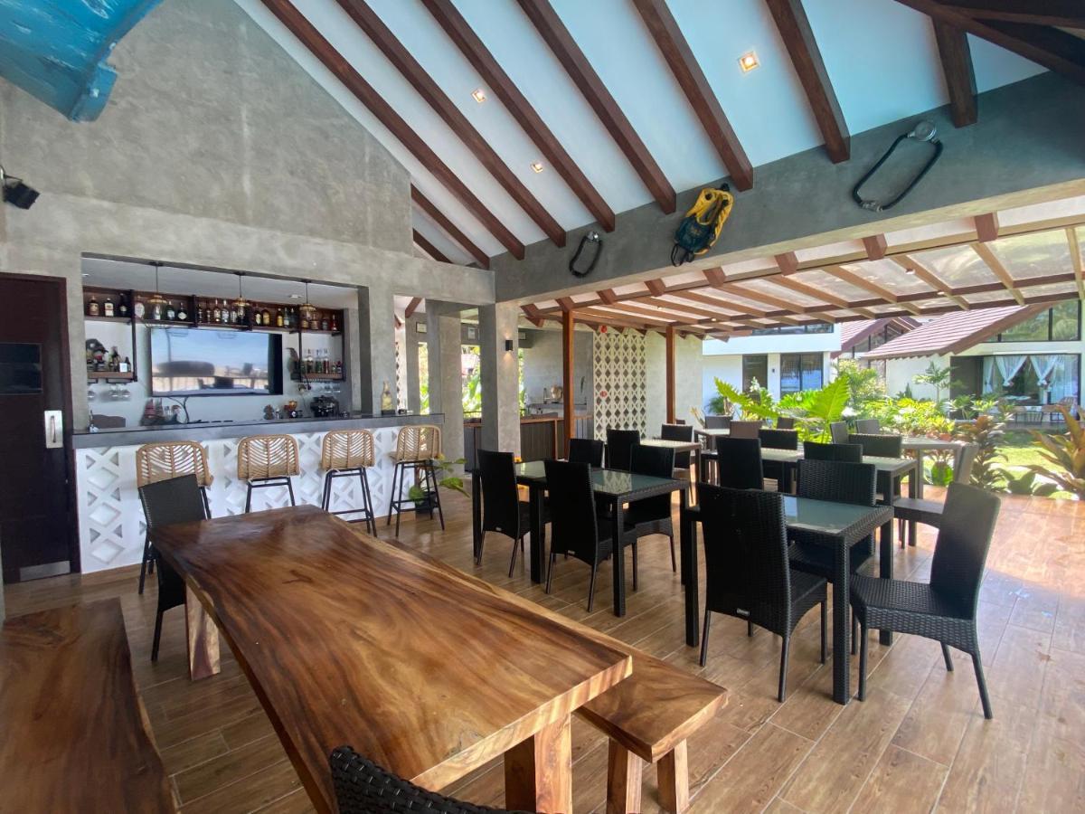 Amila Dive Beach Resort Sipalay Exterior photo