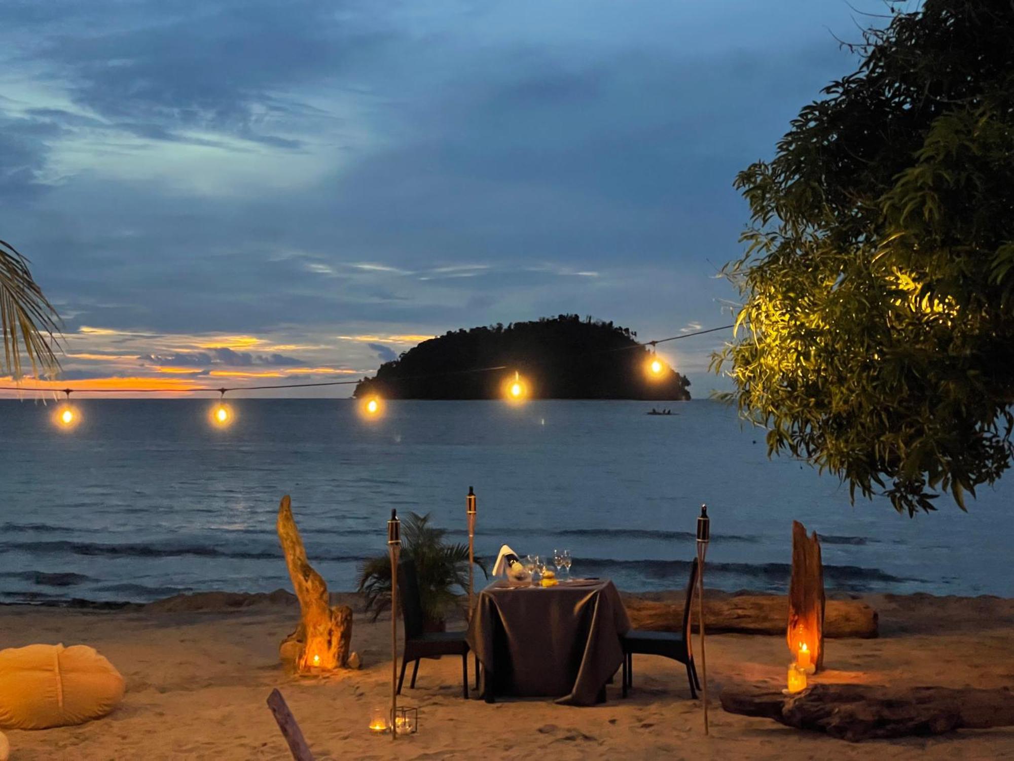 Amila Dive Beach Resort Sipalay Exterior photo