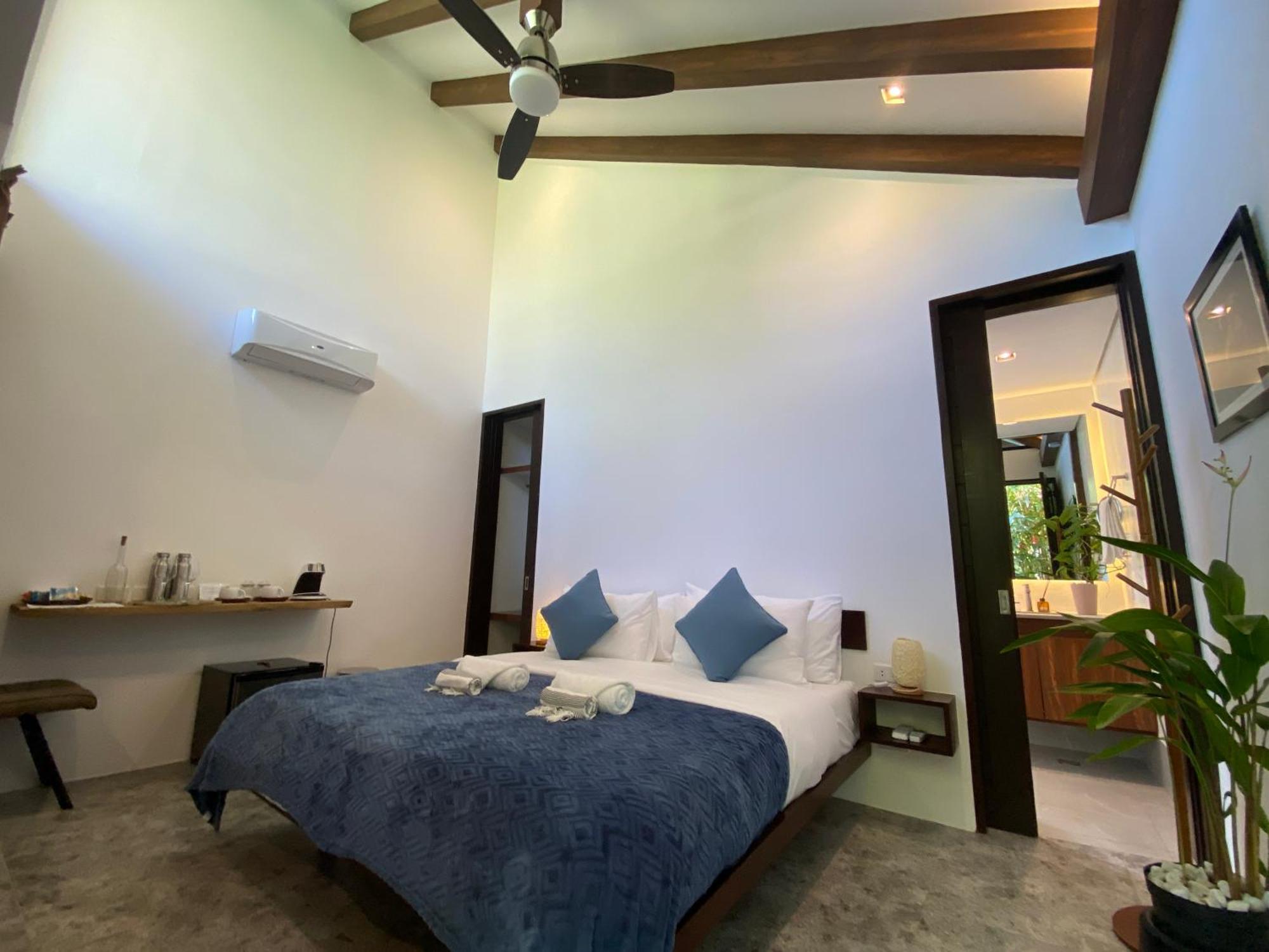 Amila Dive Beach Resort Sipalay Exterior photo